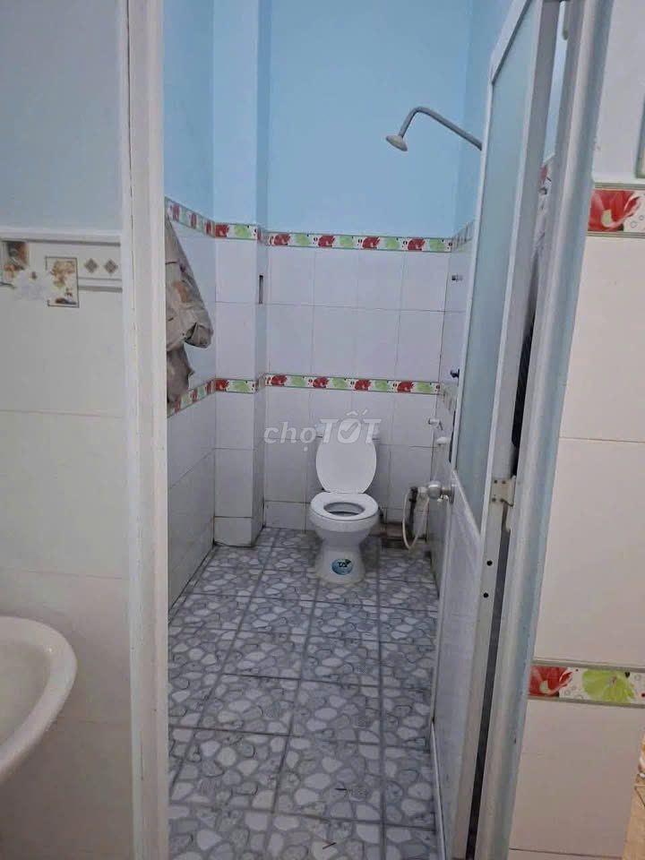 VỠ NỢ XẢ GẤP NHÀ CỦ CHI 137.2M2 - MẶT TIỀN ĐƯỜNG LỚN - CHỈ 1 TỶ 050!
