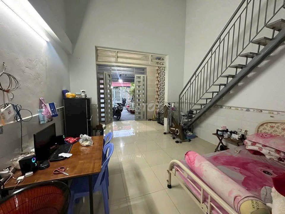 Chủ ngộp ! Xả gấp căn nhà 216m2 giá chỉ 1 tỷ 400 chốt ngay kẻo lỡ !
