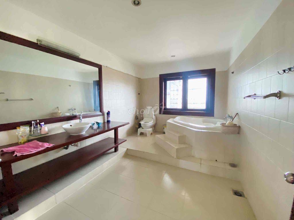 Tôi Cần Cho Thuê Biệt Thự 1000m2 có Hồ Bơi. 6PN. 6 Toilet.