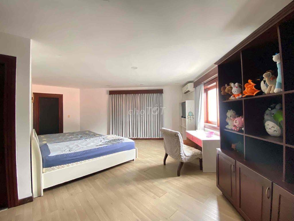 Tôi Cần Cho Thuê Biệt Thự 1000m2 có Hồ Bơi. 6PN. 6 Toilet.