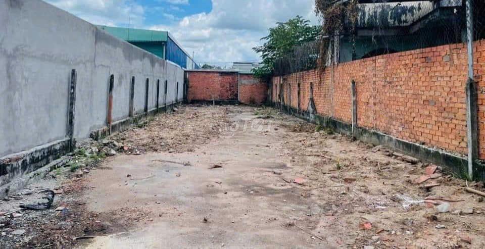 Cắt lỗ lô đất Nguyễn Thị Se 200m2 (7x28) full thổ giá 470tr bớt lộc