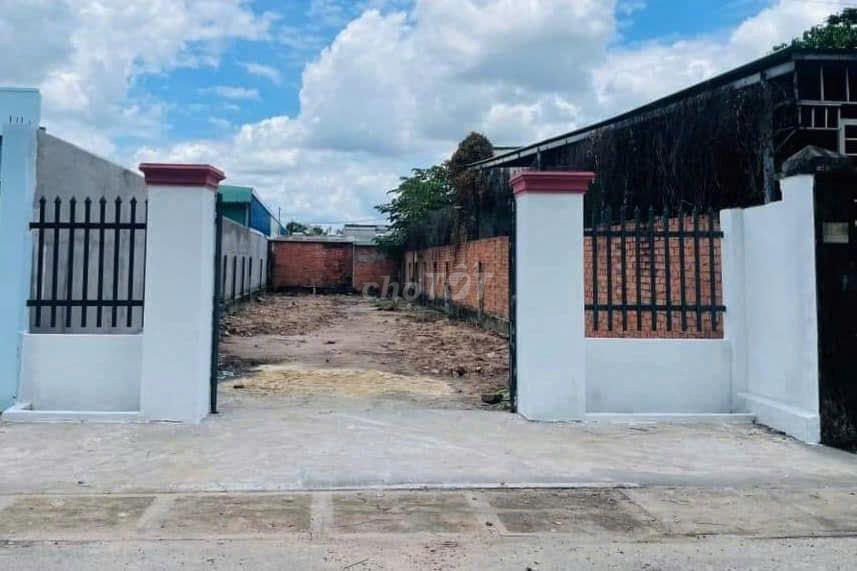 Cắt lỗ lô đất Nguyễn Thị Se diện tích 200m2 (7x28) full thổ giá 450tr