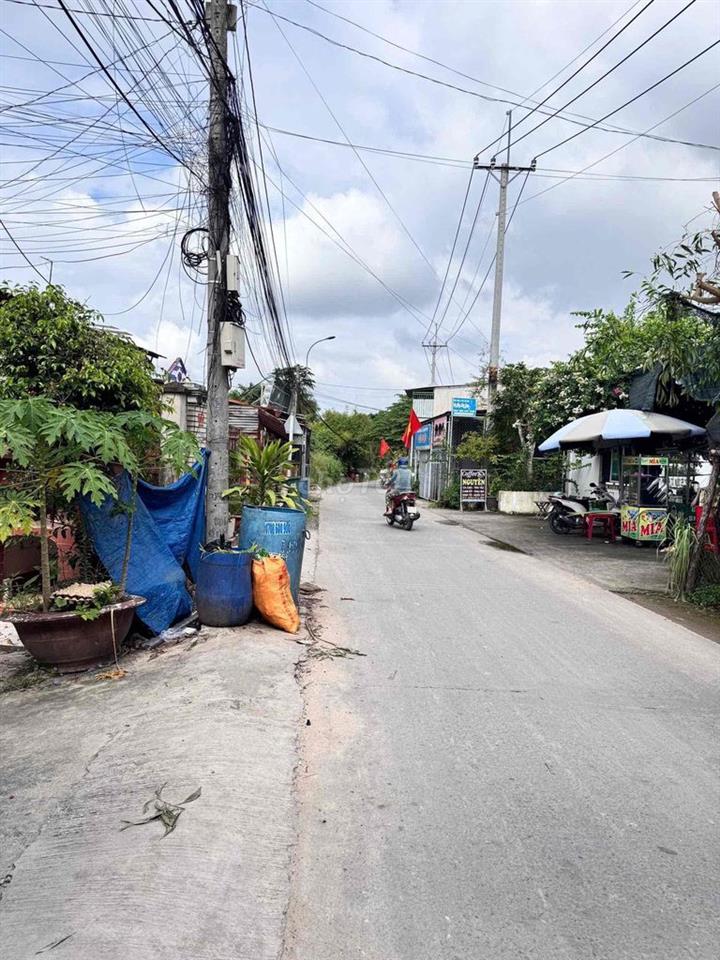 Phòng 12m2 + gác đúc 8m2 ngay KCN Tây Bắc, ốp gạch sạch sẽ, an ninh