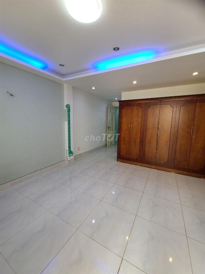 BÁN NHÀ ĐƯỜNG SỐ 28 DT 4 X 10 NHÀ 2PN, 3WC HXH 