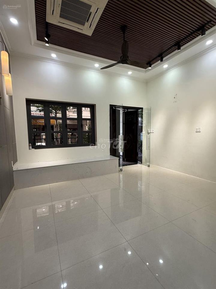 Cho thuê mặt bằng làm văn phòng phía sau