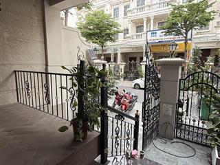 Cho thuê mặt bằng làm văn phòng phía sau