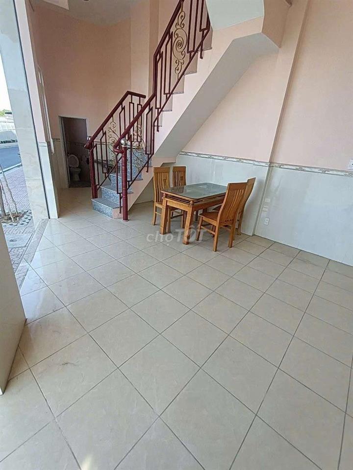 nhà mặt tiền đường