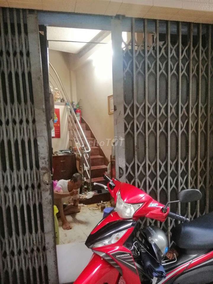 Bán nhà nhỏ 