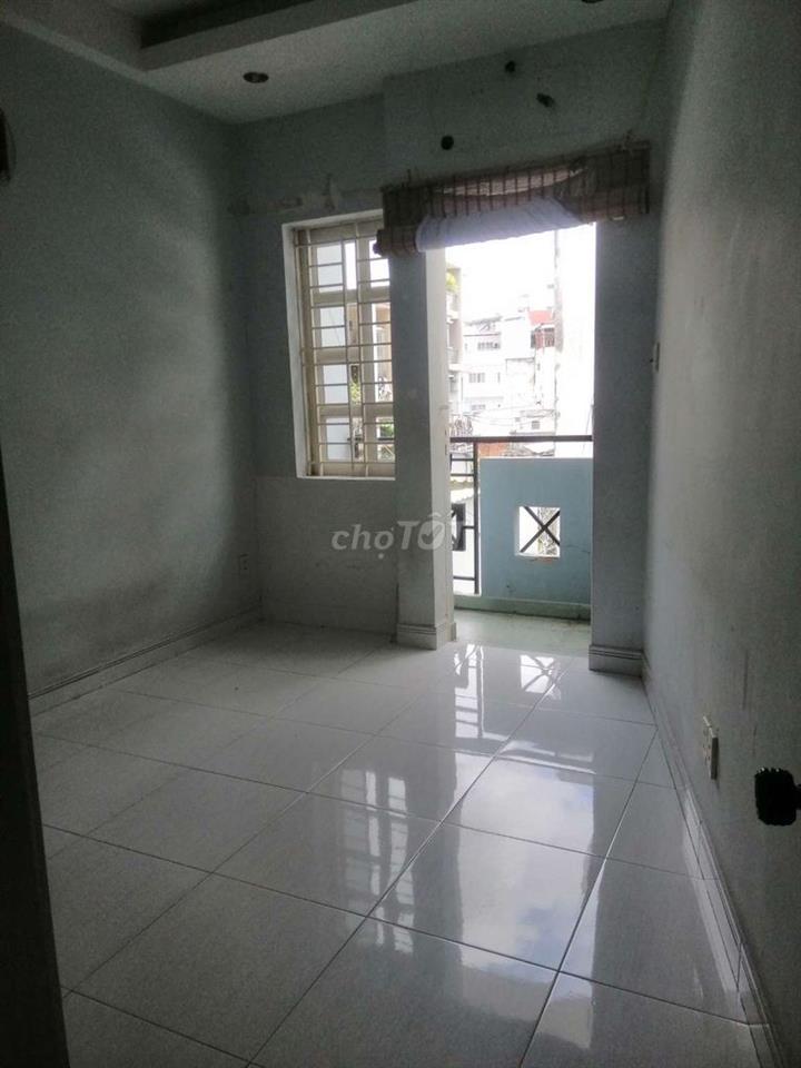 Cho thuê 1 phòng lầu 2