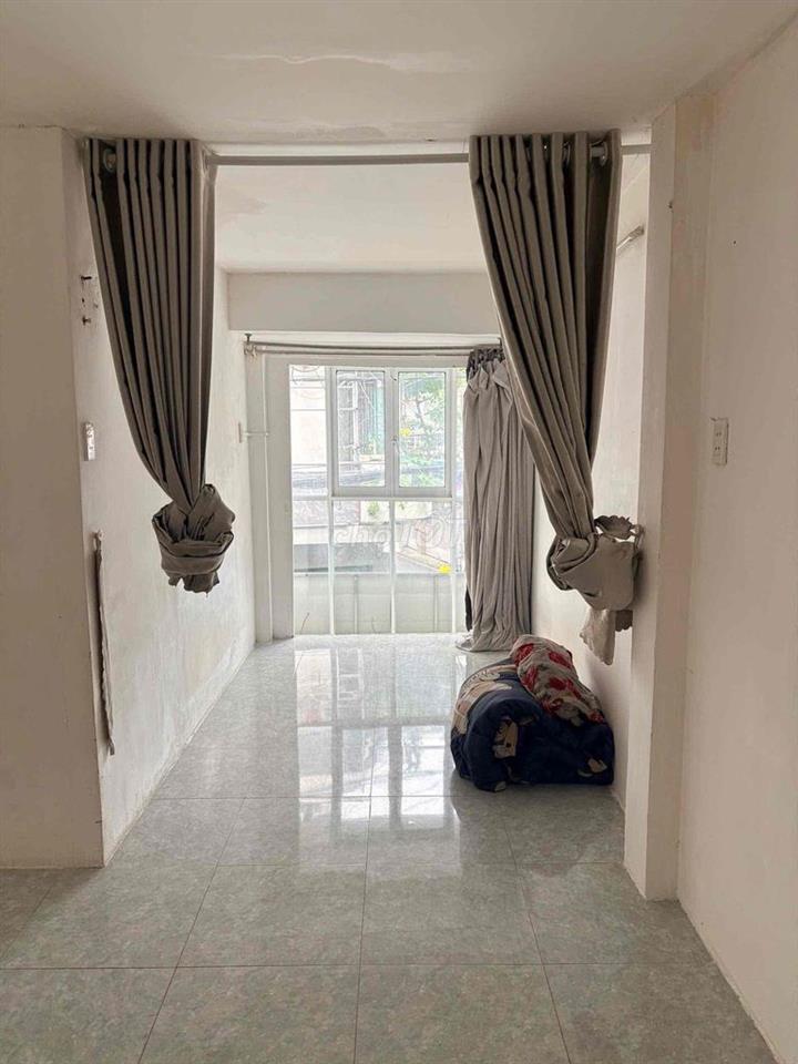 phòng lầu 1 trống cho thuê