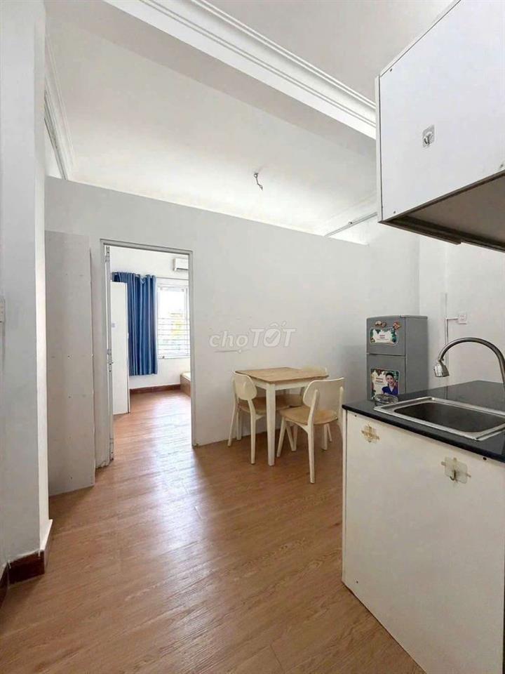 CHDV 1 PHÒNG NGỦ TÁCH BẾP, CỬA SỔ THOÁNG LẦU 1