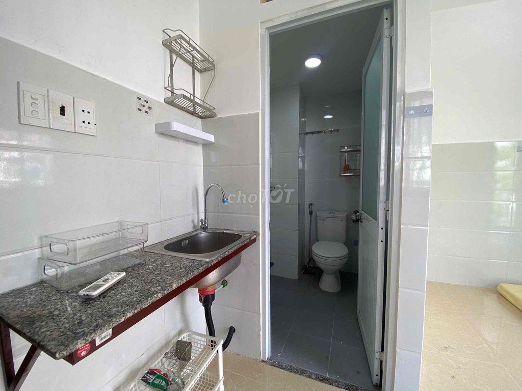Cuối đường Hoa sữa, đi bộ ra Phan Xích Long 150m