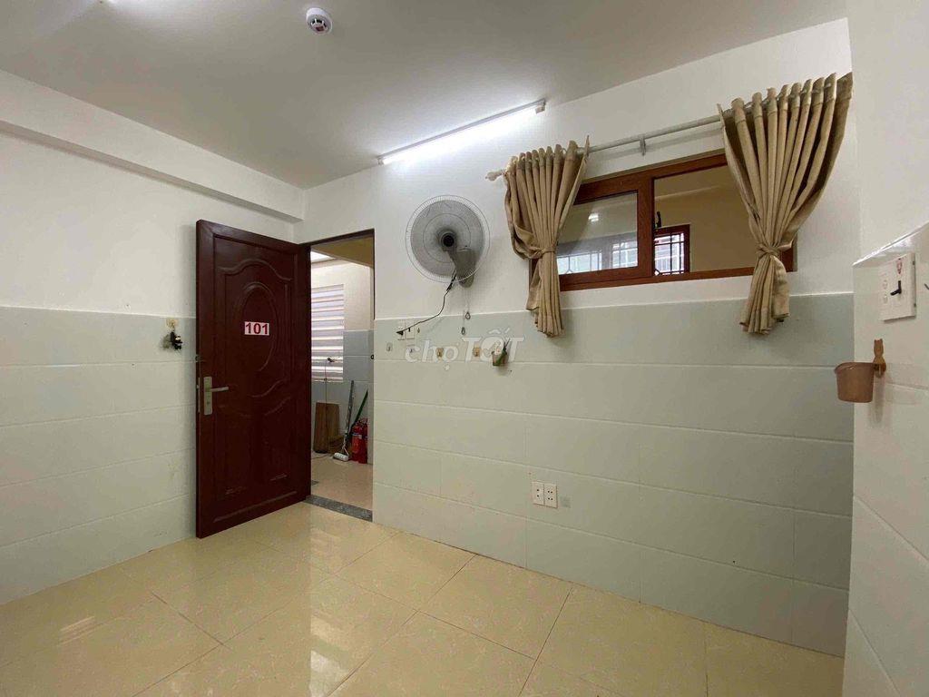 Cuối đường Hoa Sữa, đi bộ ra Phan Xích Long 150m