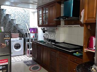 cho thuê tầng trệt Chung cư ĐTH, vị trí đẹp gần trường, chợ , bv.