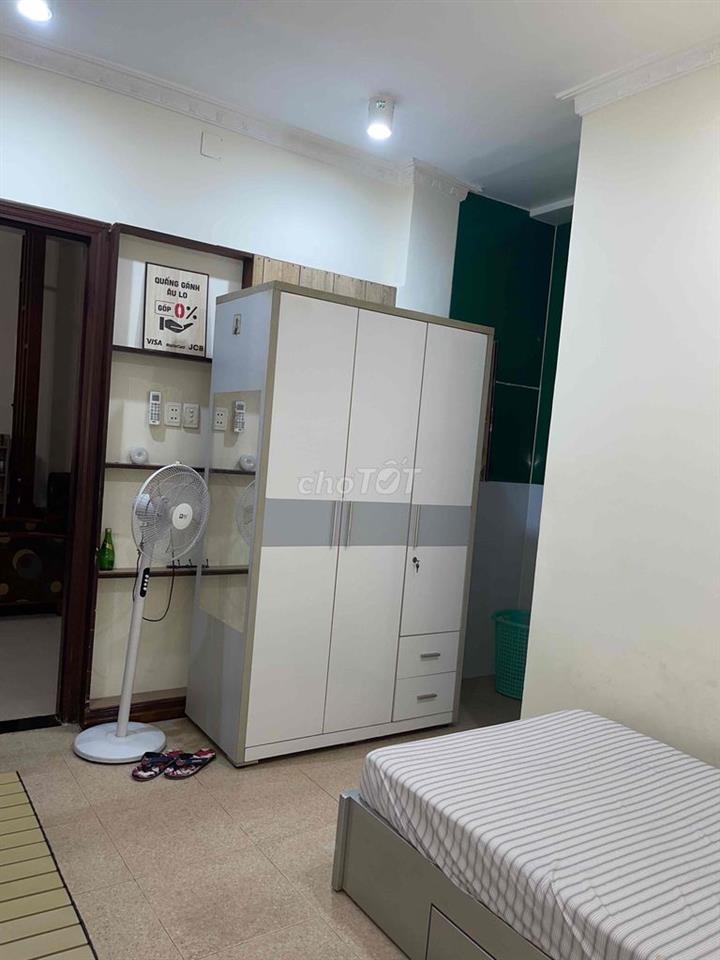 cho thuê tầng trệt Chung cư ĐTH, vị trí đẹp gần trường, chợ , bv.