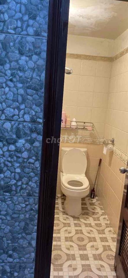 cho thuê tầng trệt Chung cư ĐTH, vị trí đẹp gần trường, chợ , bv.