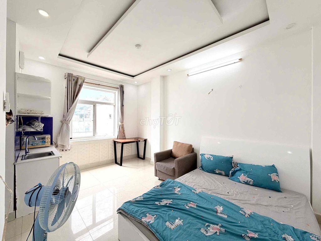 Cho Thuê Căn Hộ - Thang Máy - Bảo Vệ - Gần Nguyễn Văn Cừ Giáp Q1