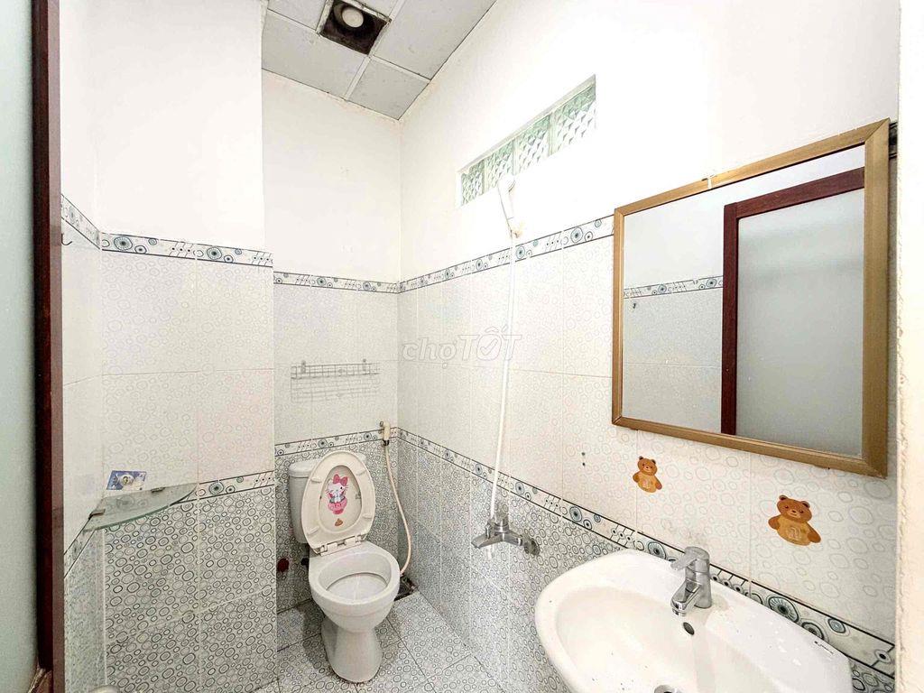 Cho Thuê Căn Hộ - Thang Máy - Bảo Vệ - Gần Nguyễn Văn Cừ Giáp Q1