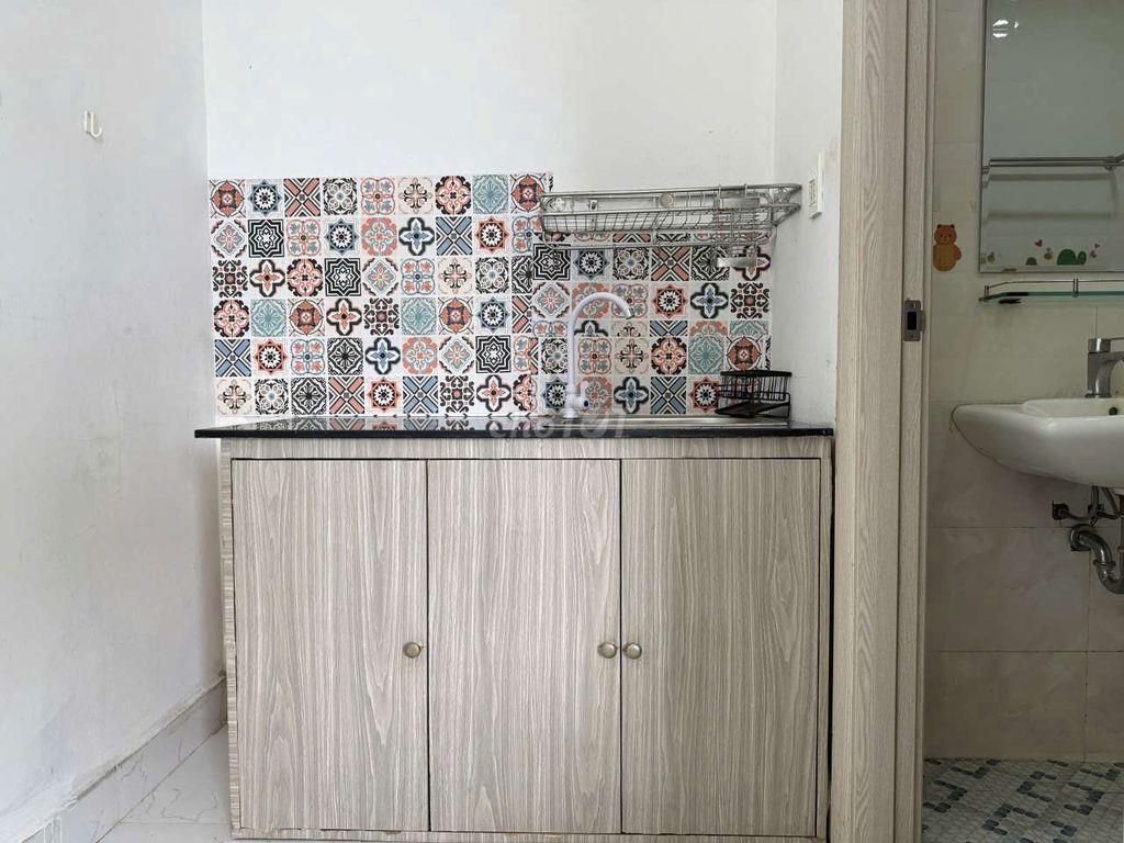 CHO THUÊ STUDIO BAN CÔNG Q3 FULL NỘI THẤT, NGAY CMT8, GẦN ĐH SƯ PHẠM