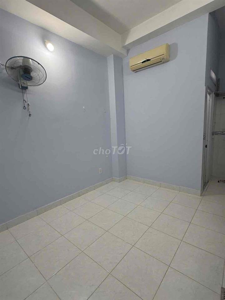 🔥 Q10 – PHÒNG 20M² CHỈ 3 TRIỆU/THÁNG | MÁY LẠNH – WC RIÊNG – ĐANG TRỐN