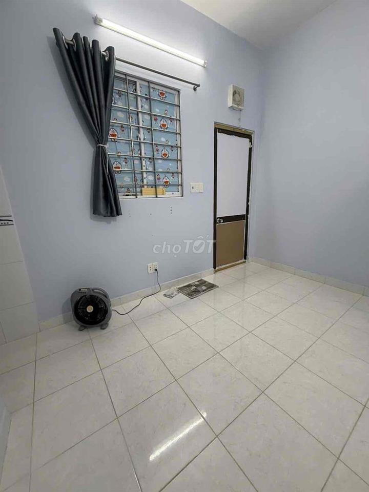 🔥 Q10 – PHÒNG 20M² CHỈ 3 TRIỆU/THÁNG | MÁY LẠNH – WC RIÊNG – ĐANG TRỐN
