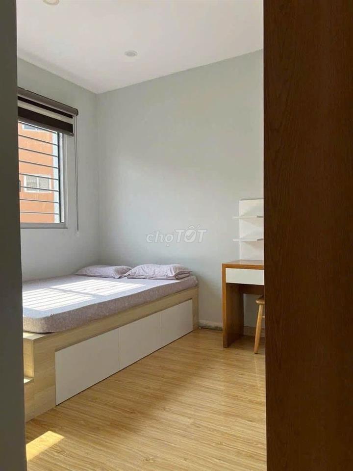 Cho thuê C/c Hoa Sen 3PN 110m2 full Nội Thất giá 13.5 Triệu/th
