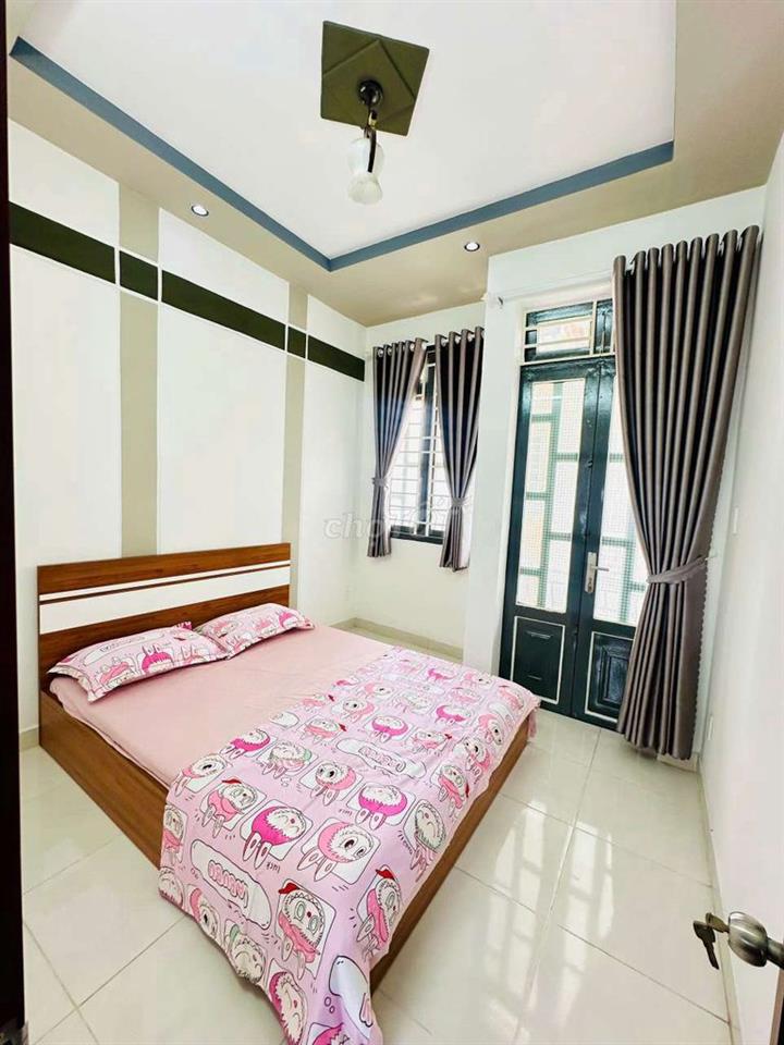 Cho thuê  phun nội thất trệt  2 lầu 