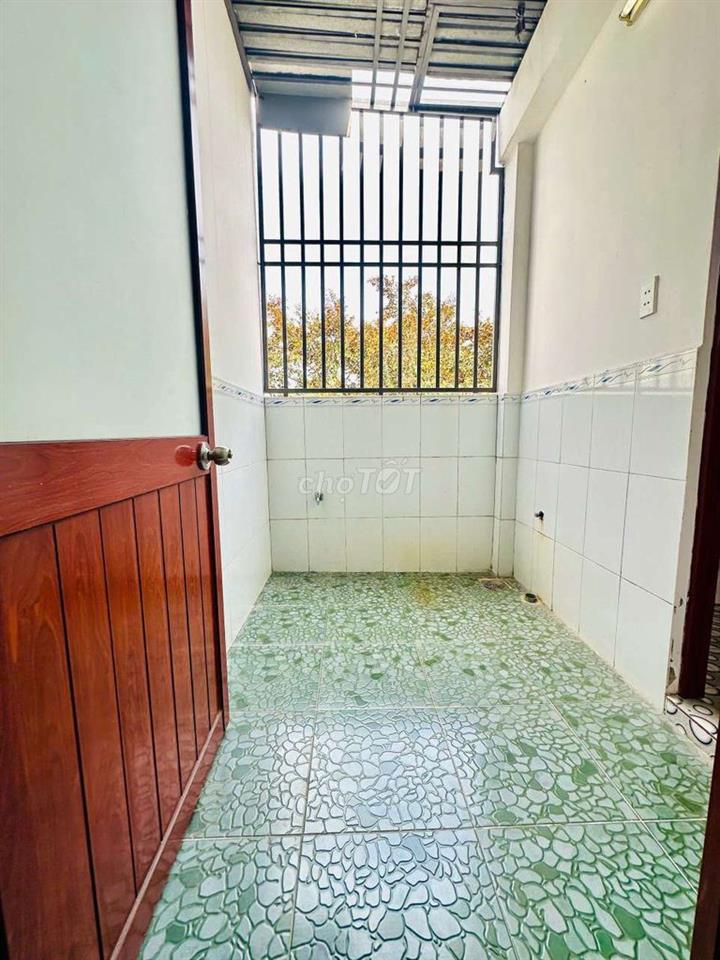Cho thuê  phun nội thất trệt  2 lầu 