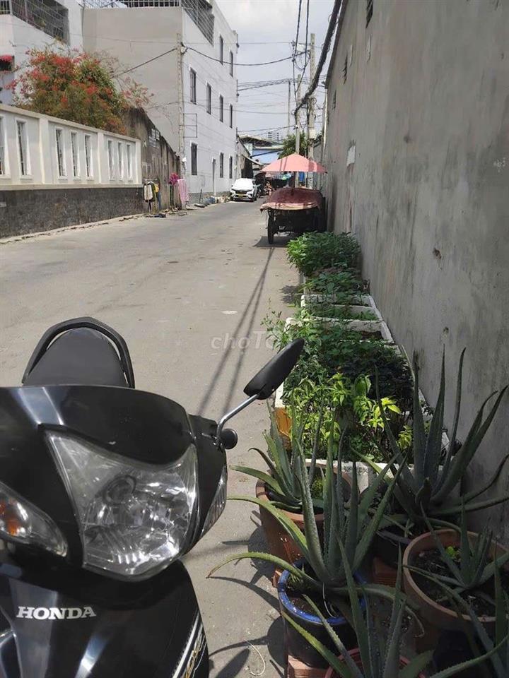 Nhà  nguyên căn  Giá  rẻ hẻm  xe hơi 