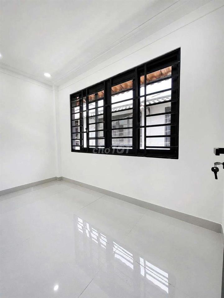 NHÀ QUẬN 12, GẦN CẦU VƯỢT QUANG TRUNG