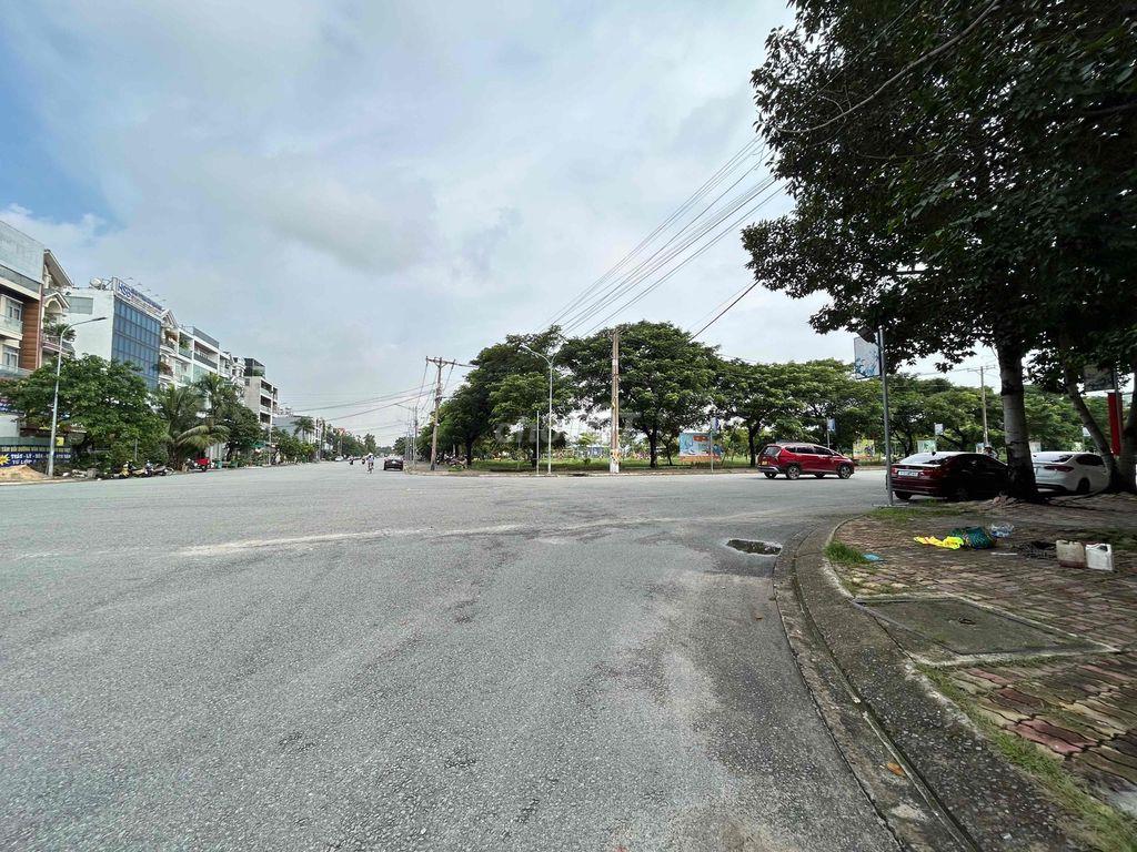 Chính Chủ Cho Thuê Đất 3 Mặt Tiền 1500m2 Khu Dân Cư An Sương. Q12