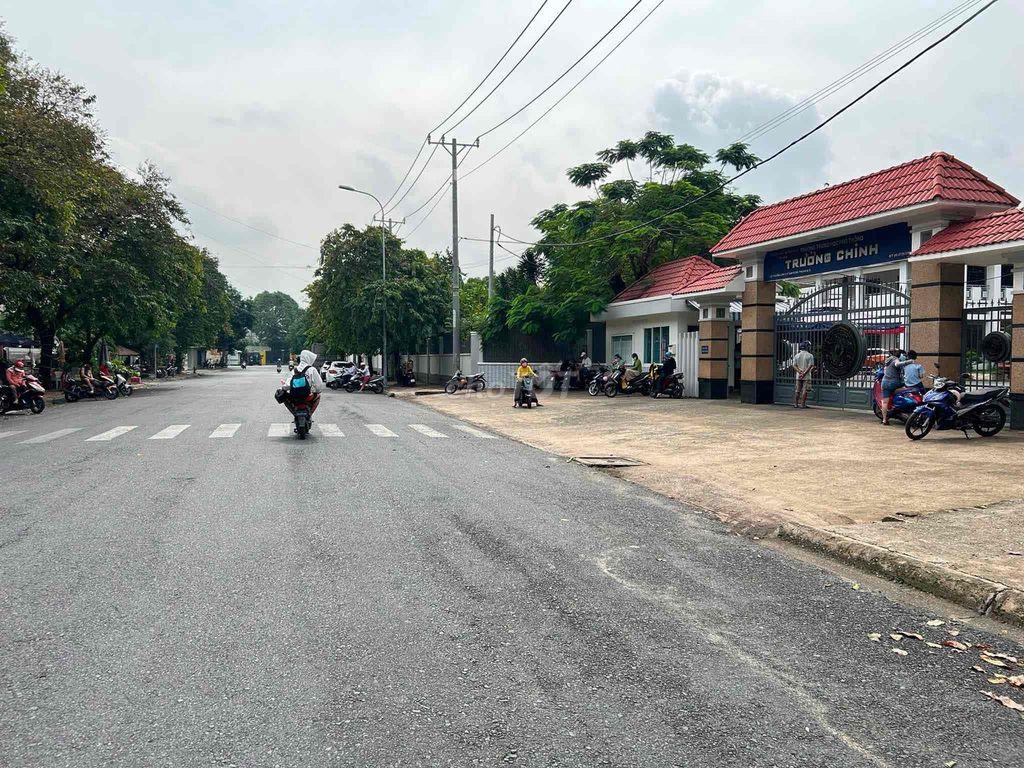 Chính Chủ Cho Thuê Đất 3 Mặt Tiền 1500m2 Khu Dân Cư An Sương. Q12