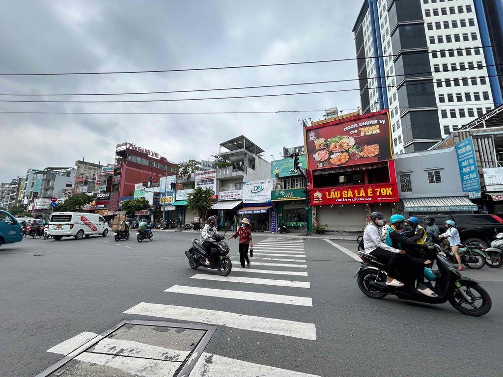 Cho Thuê Nhà Ngay Đèn Xanh Đỏ Ngã 4 Luỹ Bán Bích , Tân Phú