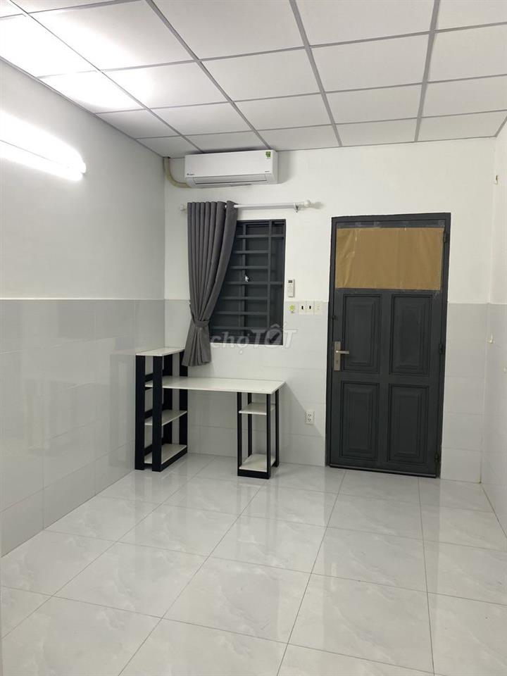 Phòng Trọ Đối Diện Cổng PM Quang Trung