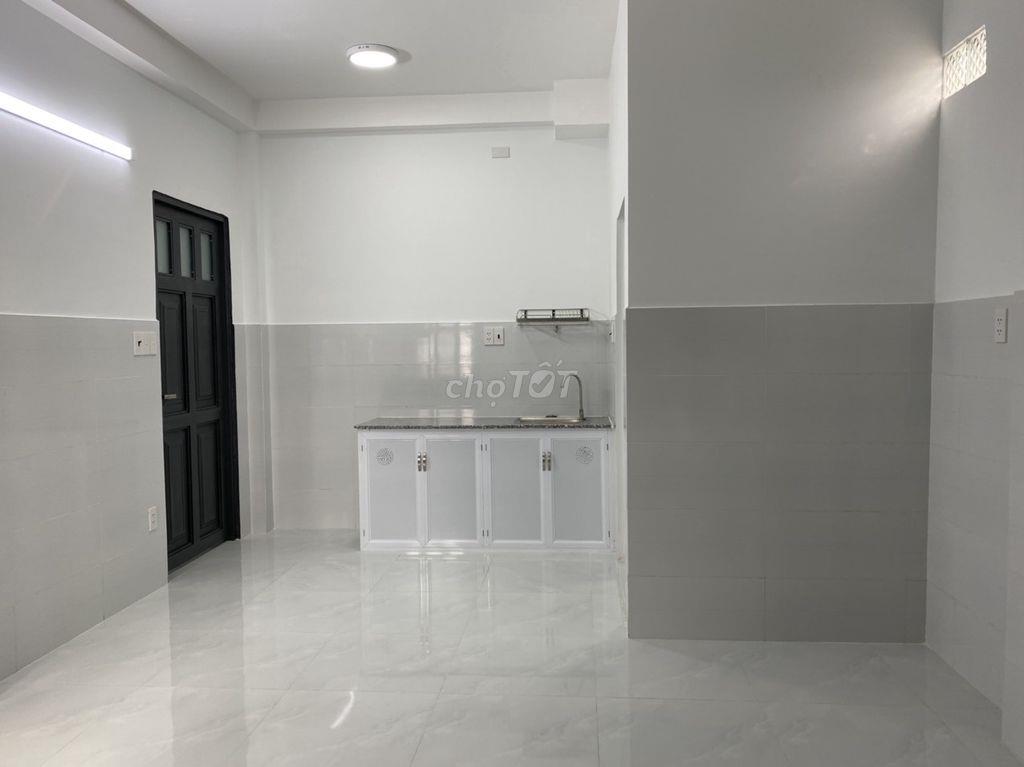 Phòng Trọ Đối Diện Cổng PM Quang Trung