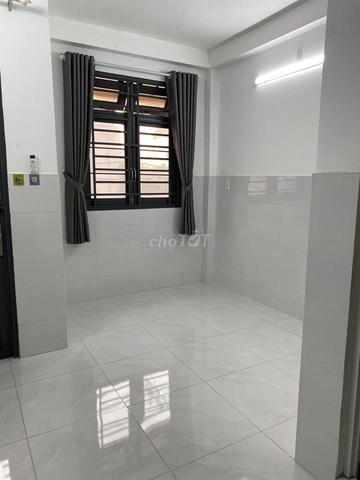 Phòng Trọ Đối Diện Cổng PM Quang Trung