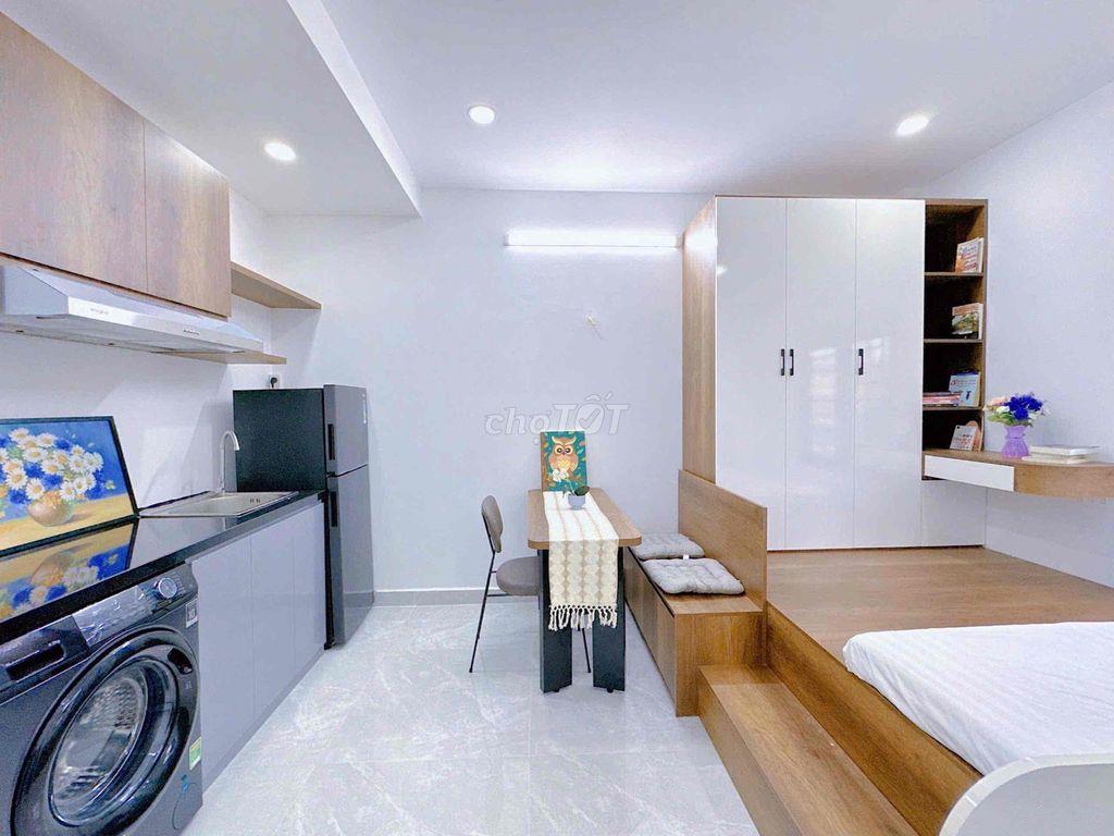 ⬆  766/ Sư Vạn Hạnh, Q10 Phòng 402, studio cửa sổ