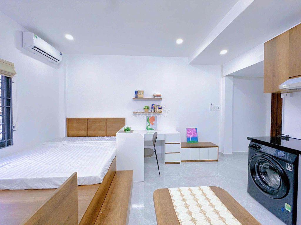 ⬆  766/ Sư Vạn Hạnh, Q10 Phòng 402, studio cửa sổ