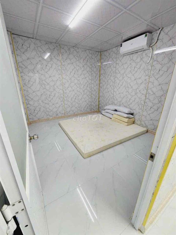 Nhà thuê mặt tiền Kênh Tân Hoá 110m2-Q.Tân Phú