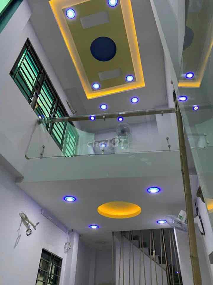 Nhà thuê góc 2 mặt tiền Lý Thái Tổ (5 tầng) - Quận 3