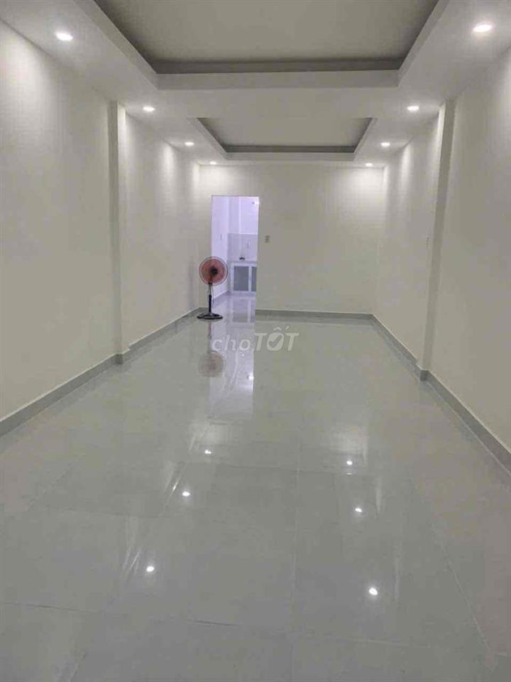 Nhà cho thuê Lạc Long Quân giá hạt dẻ