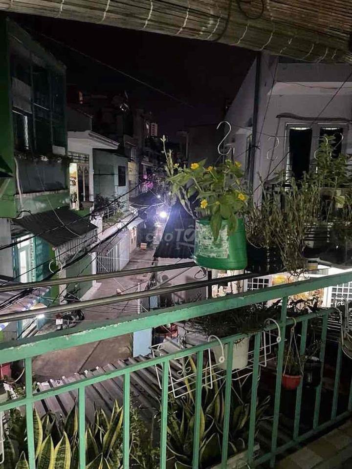 kinh dương vương ngay q6 ngang 5m dài 10m sân 7m6 rộng 3m hiện tại 3 t