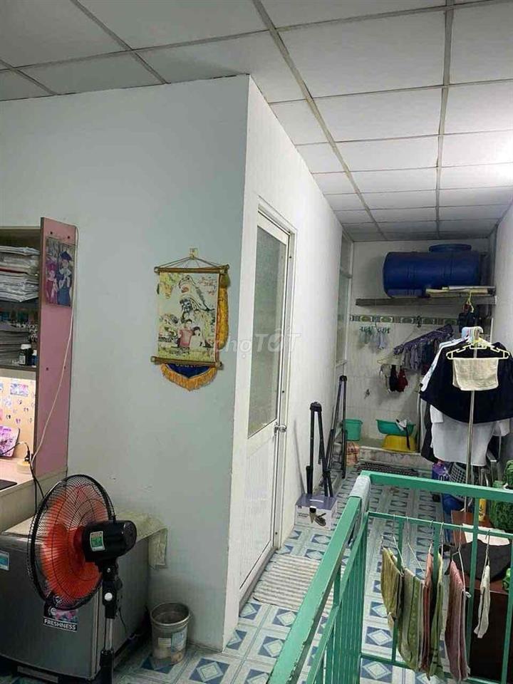 kinh dương vương ngay q6 ngang 5m dài 10m sân 7m6 rộng 3m hiện tại 3 t