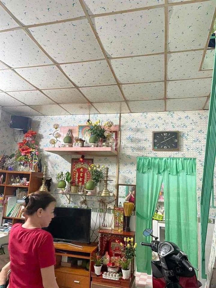 kinh dương vương ngay q6 ngang 5m dài 10m sân 7m6 rộng 3m hiện tại 3 t