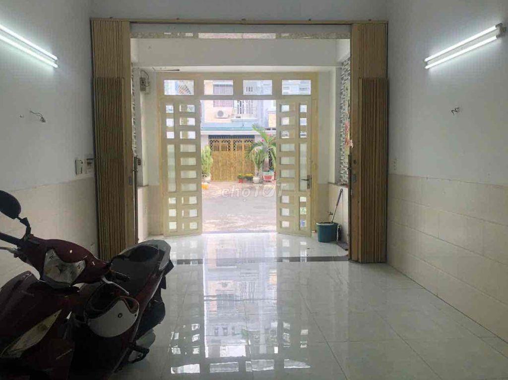 Phòng ngay đường số 6 . khu Tên lửa. Binh Tan