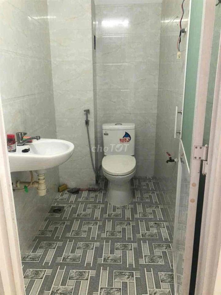 Phòng ngay đường số 6 . khu Tên lửa. Binh Tan