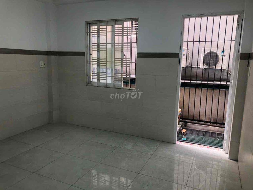 Phòng ngay đường số 6 . khu Tên lửa. Binh Tan