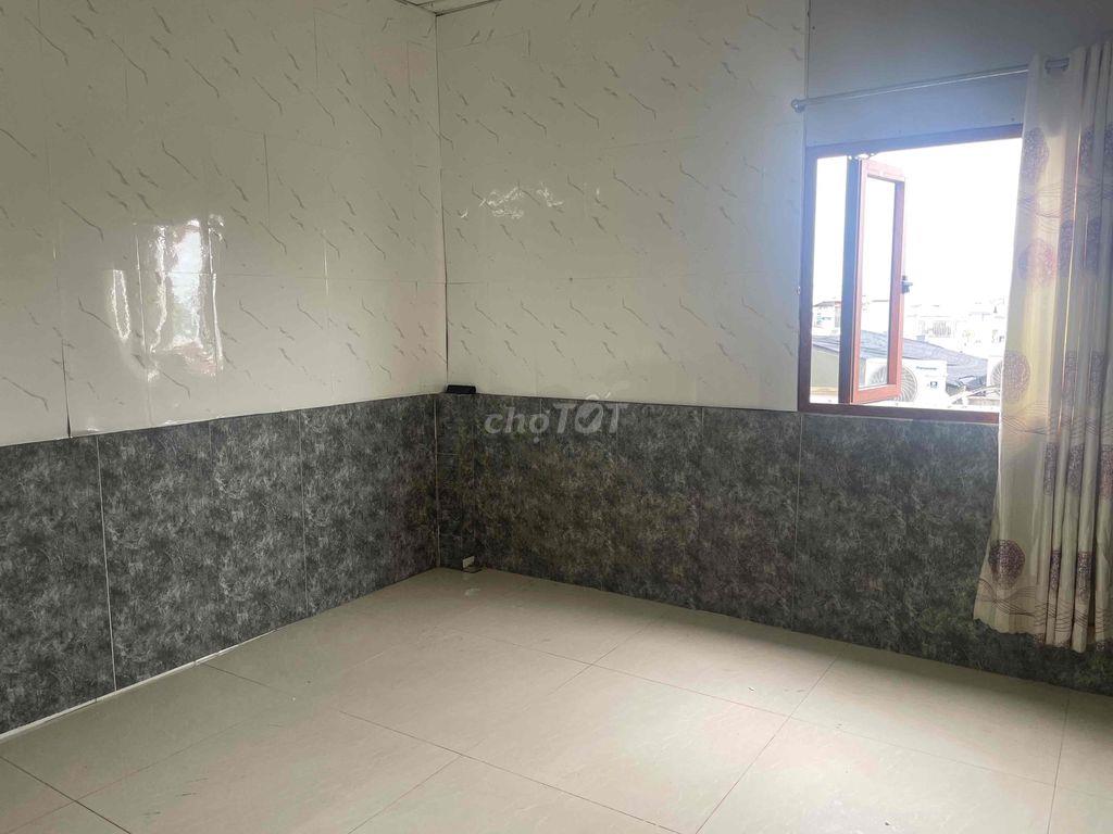Phòng ngay mặt tiền đường Trần văn kiểu. Khu Binh Phu q6