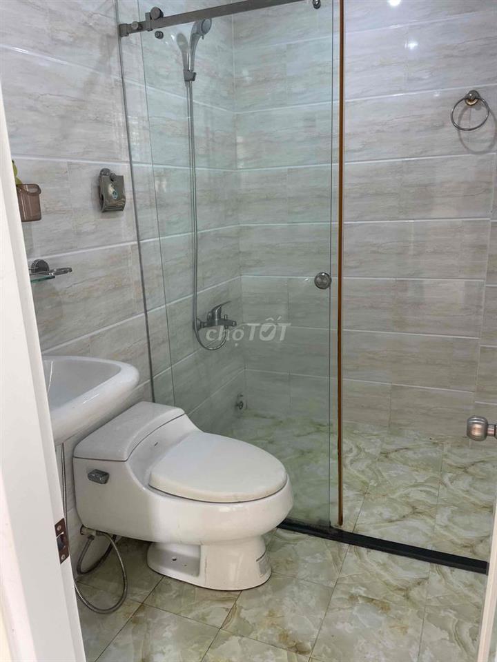 Nguyên Tâng 3 . ngay đường 23 khu Binh Phú Q6
