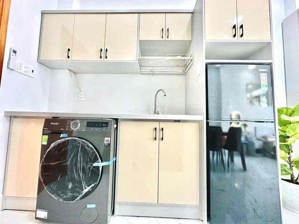 Cho thuê căn hộ studio ban công 35m2 chỉ 6tr5 gần ĐH UFM, PHÚ MỸ HƯNG
